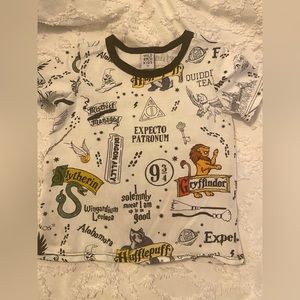 Kid Size 4 Wild Rich Kids Harry Potter Hogwarts Shirt